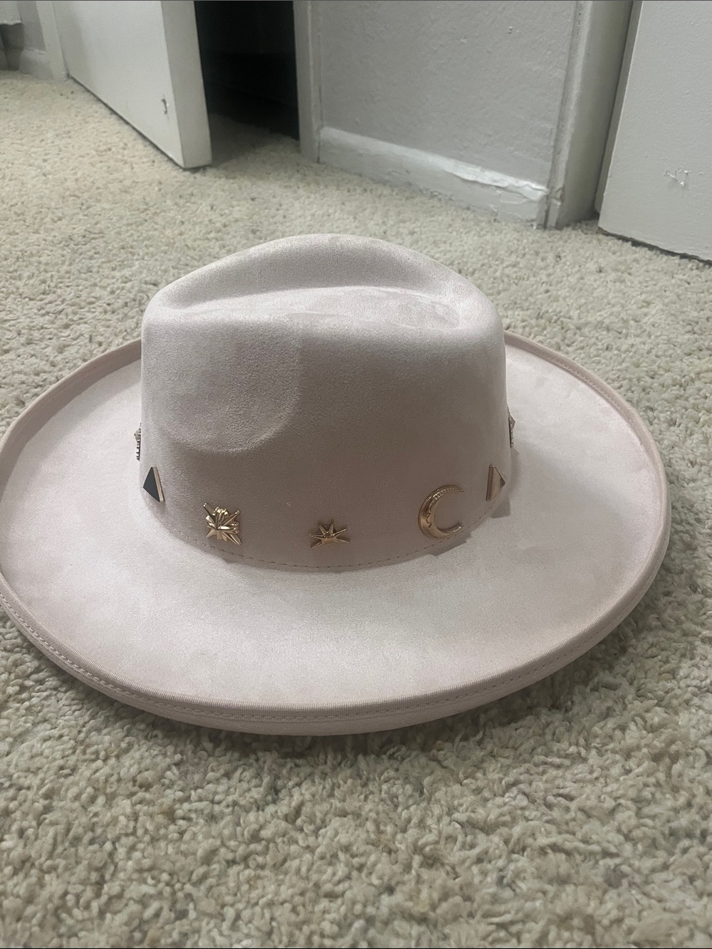 Hat - Picture 2 of 4